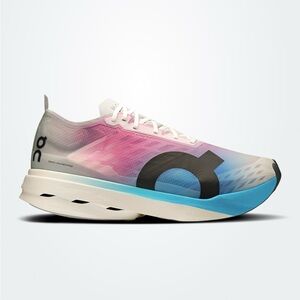 On Running Cloudboom Strike Men’s size 10